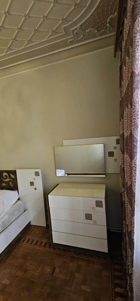 4 otaqlı köhnə tikili