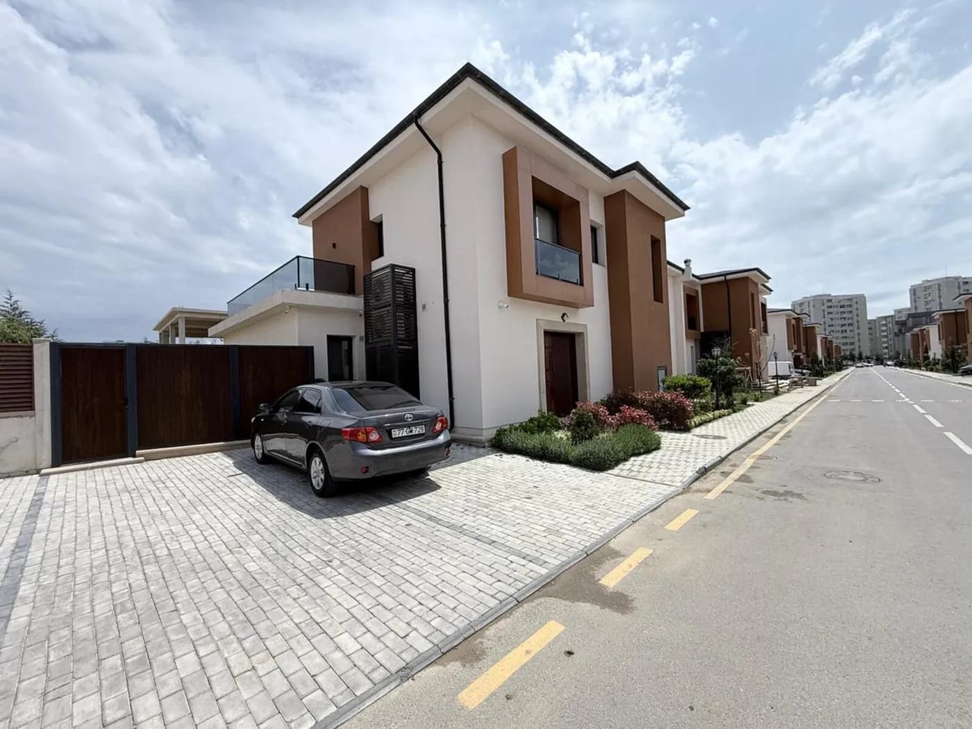 5 otaqlı həyət evi