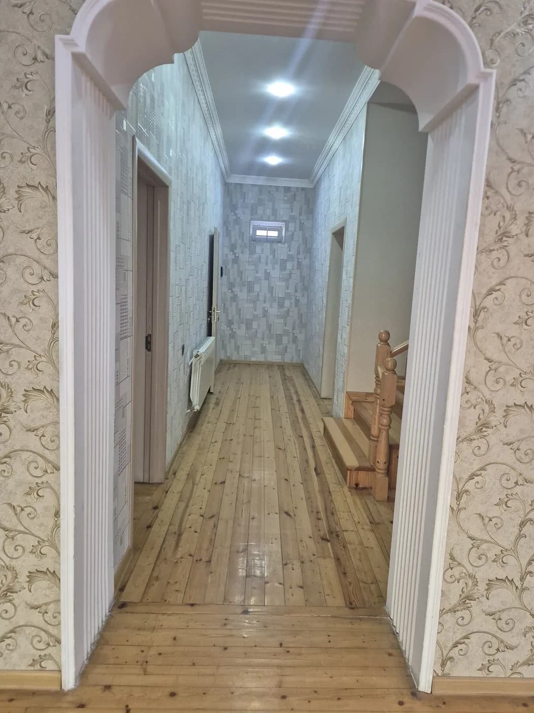 8 otaqlı həyət evi