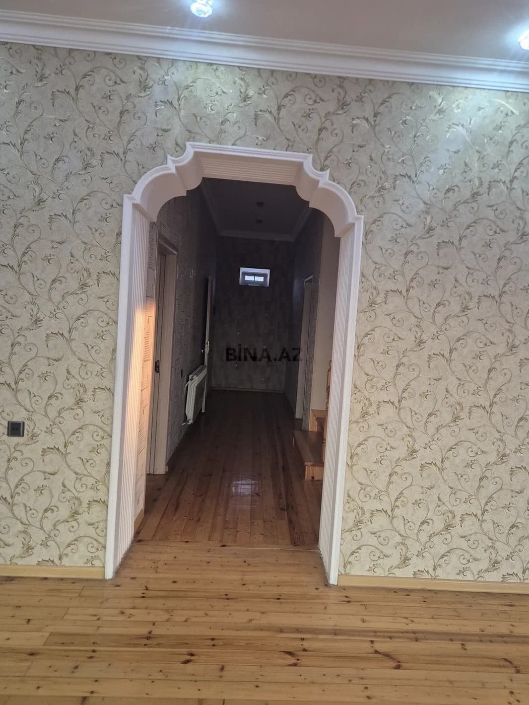 8 otaqlı həyət evi