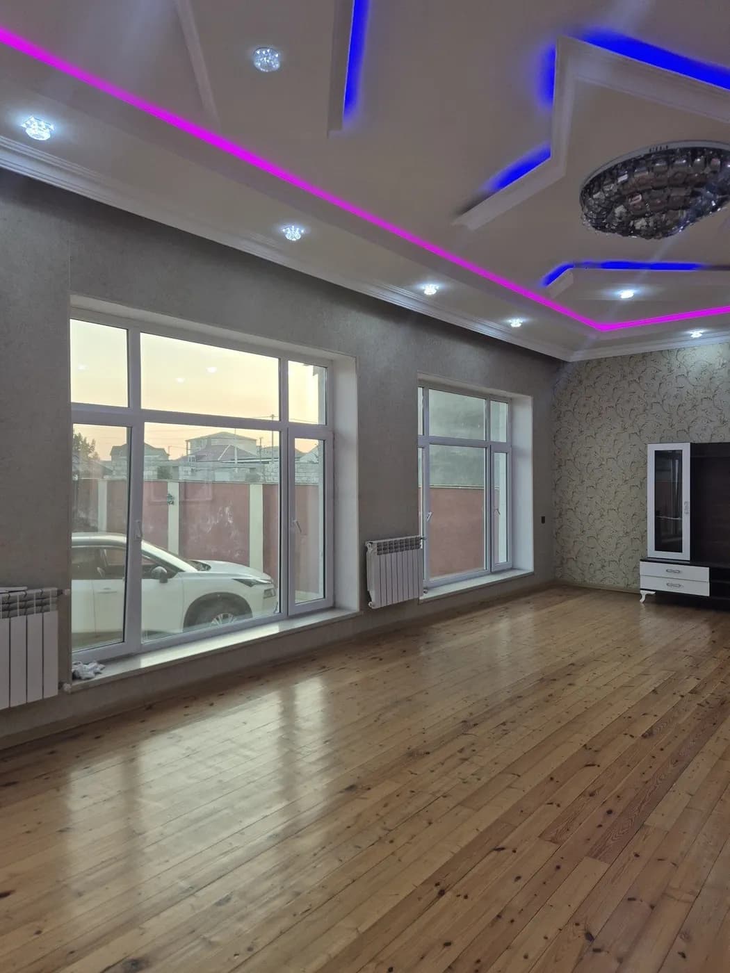 8 otaqlı həyət evi