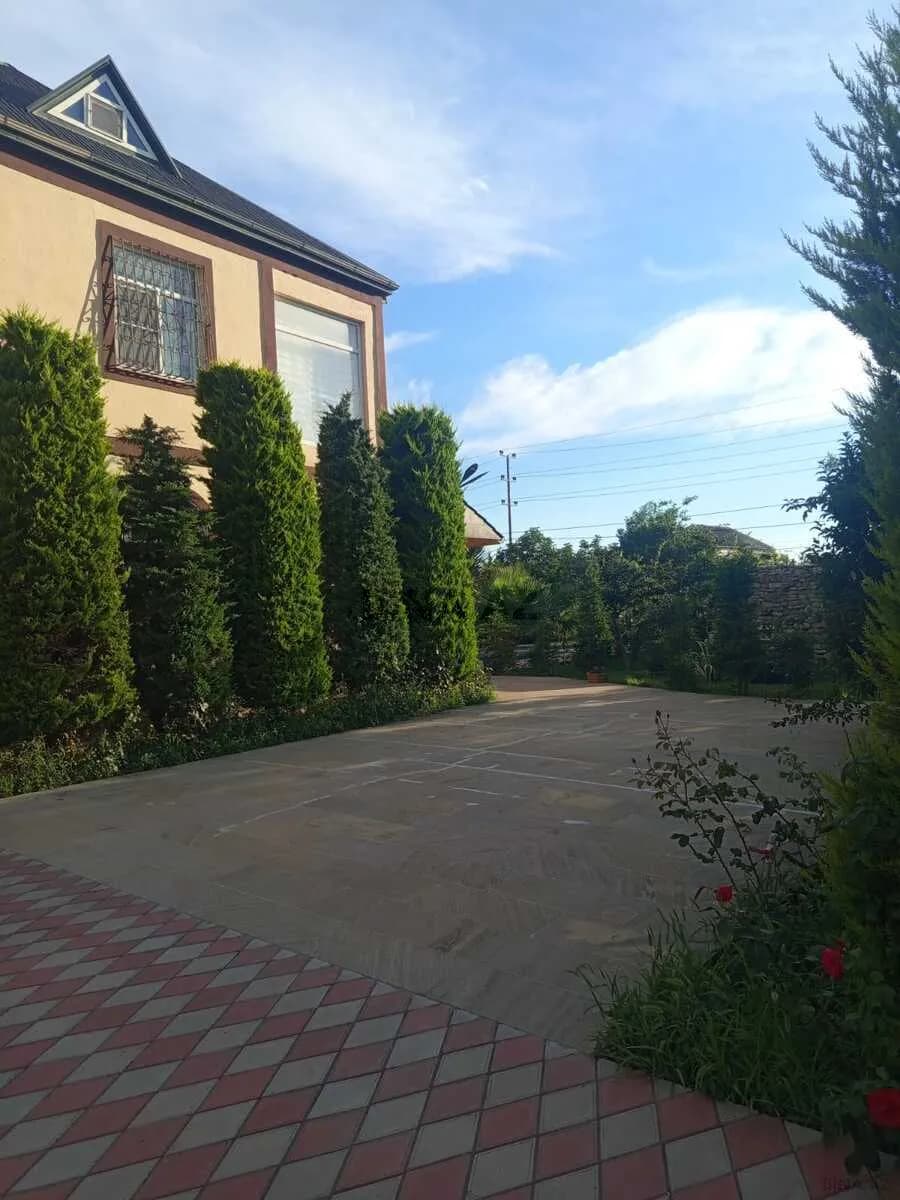 7 otaqlı həyət evi